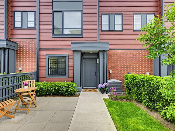3rd image of 19897 75a Ave #42