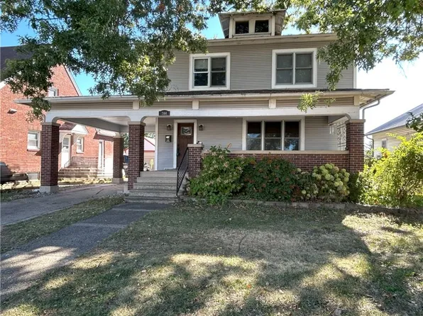704 N 3rd St, Effingham, IL 62401