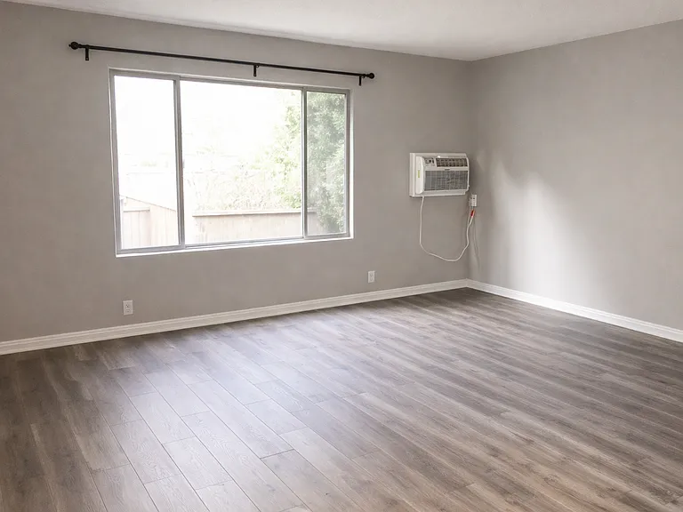 Hollywood Colony — Photo 27