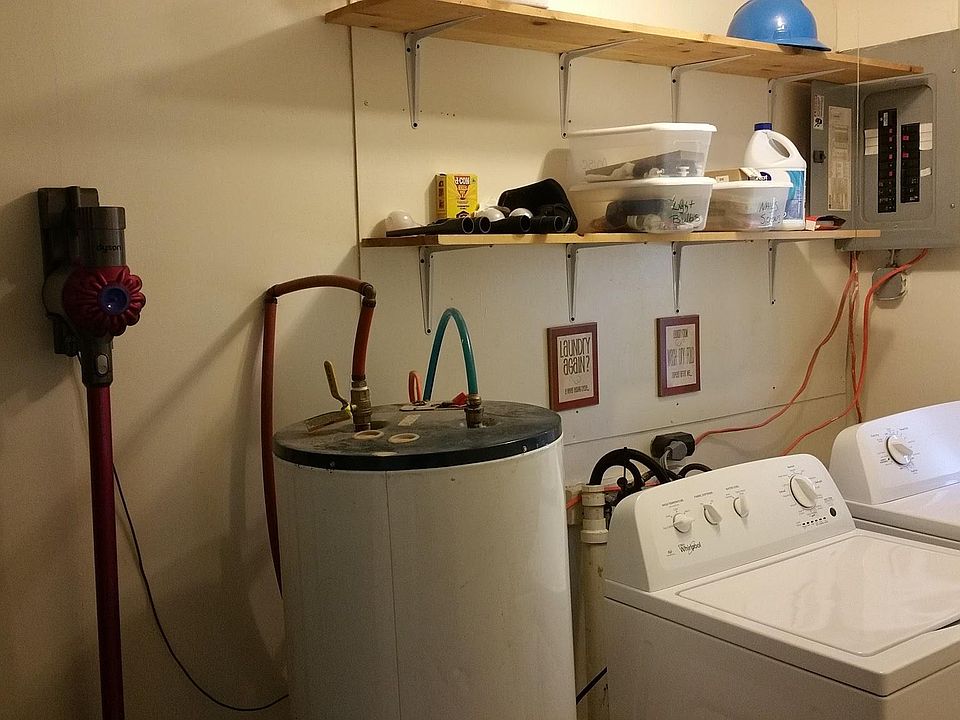 2nd image of 2035 Wilson Ave