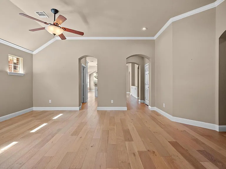 4617 Kingsway Ln — Photo 8