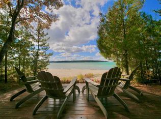 104 Flagpoint Ave, Roscommon, MI 48653