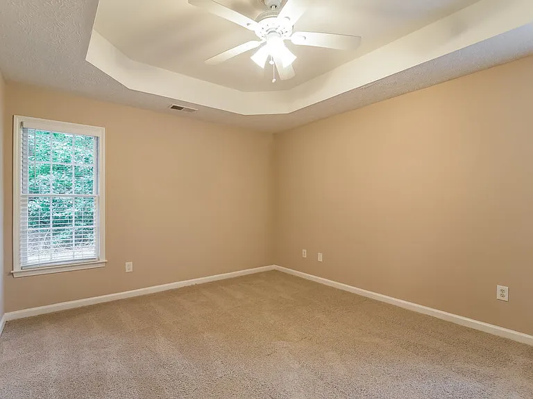 36 Stonehaven Dr — Photo 10