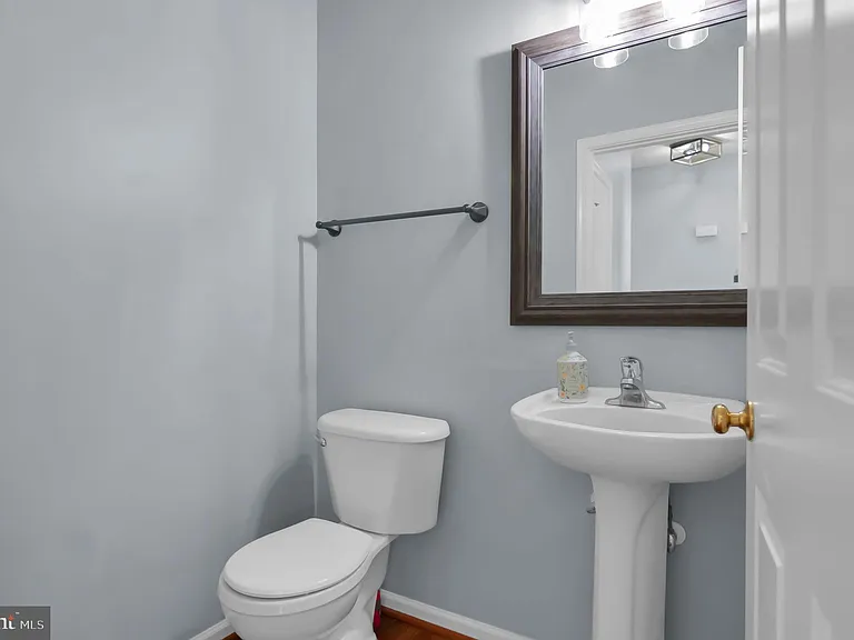 2548 Port Potomac Ave — Photo 19