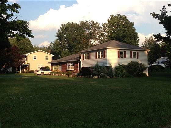 1st image of 40 Bliss St