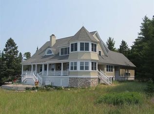 8245 Sturgeon Bay Dr, Harbor Springs, MI 49740