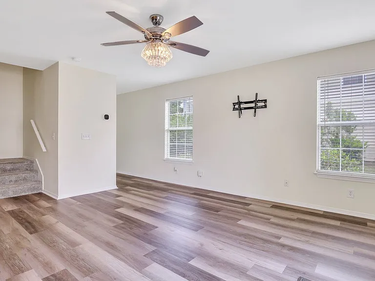 51 Fairgreen St — Photo 7