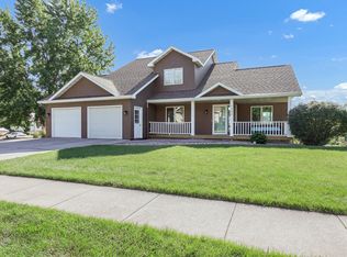 1344 E 6th St, Pella, IA 50219