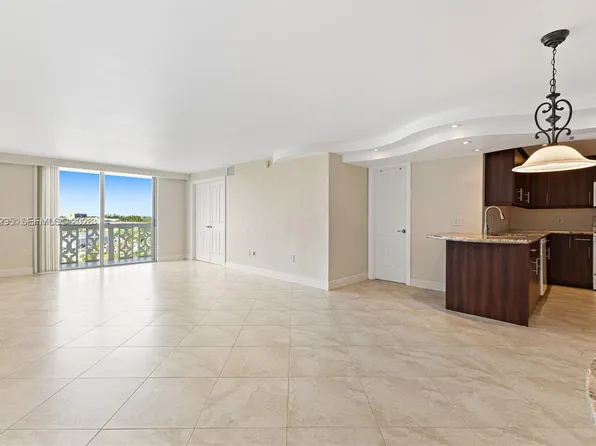 13155 Ixora Ct APT 905, North Miami, FL 33181