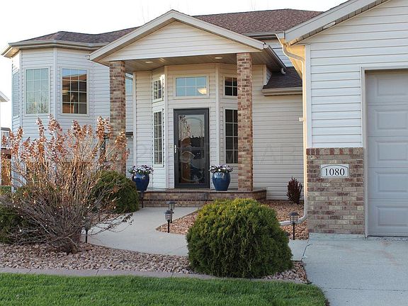 2nd image of 1080 Parkway Ln