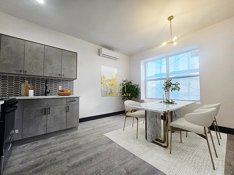 11 Thomas St #22C — Photo 2