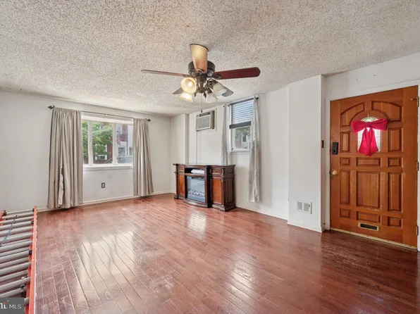 2619 E Dauphin St, Philadelphia, PA 19125