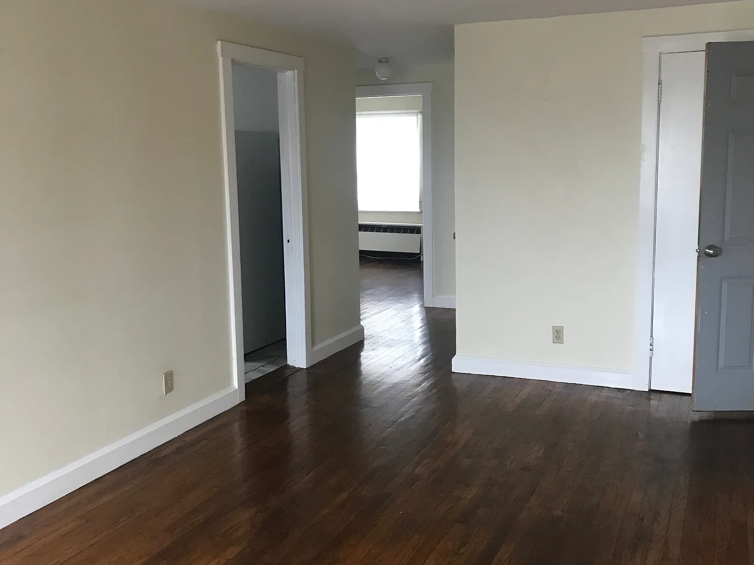 2 bed, 1000 sqft, $1,500 — Photo 2