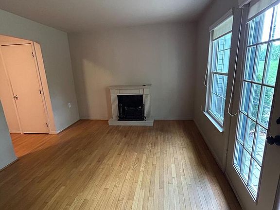 5th image of 107 Tartan Ln
