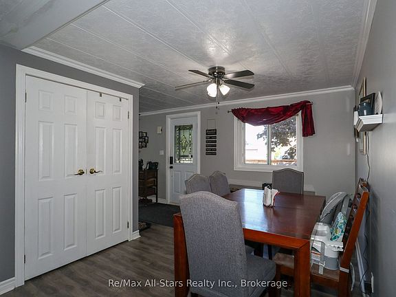 4th image of 7 Cedar St