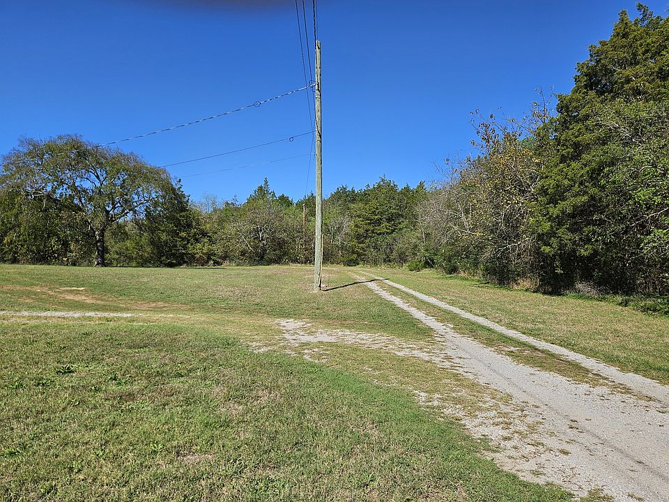 2nd image of 3961 Pheasant Dr