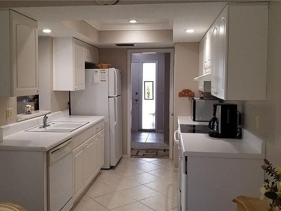 4th image of 1342 Glendale Cir W #234