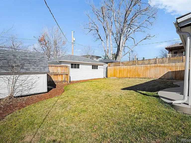 1615 S Elizabeth St — Photo 18