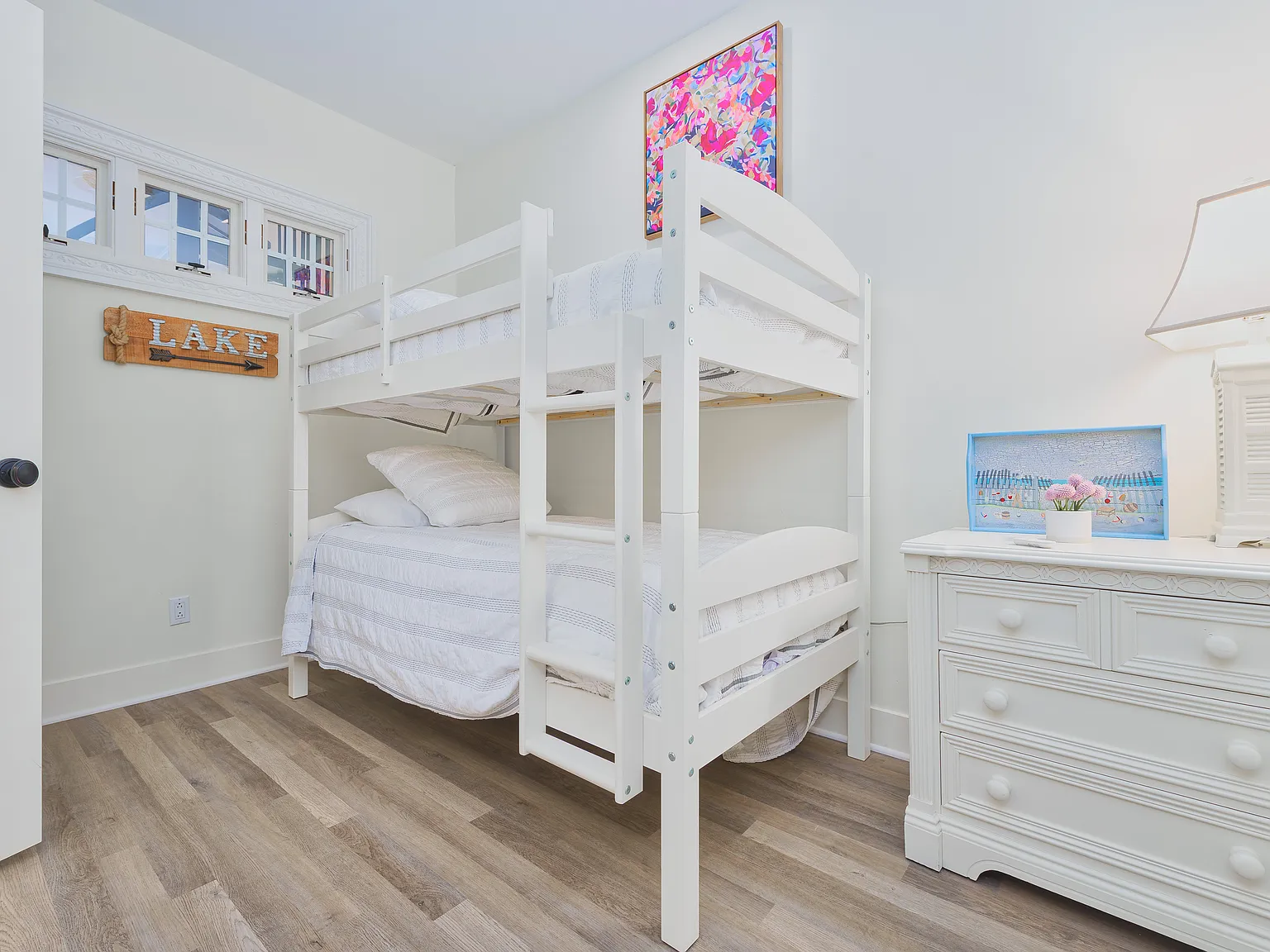 3 bed, 1300 sqft, $2,200 — Photo 3