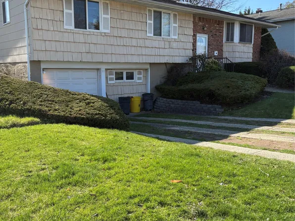 11 Delaware Avenue, Jericho, NY 11753