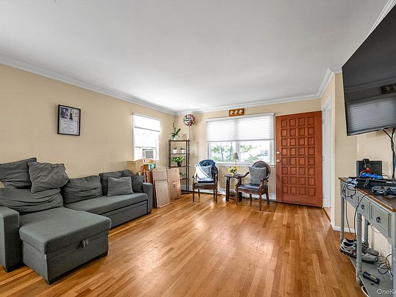 3rd image of 54 Marwood Road N