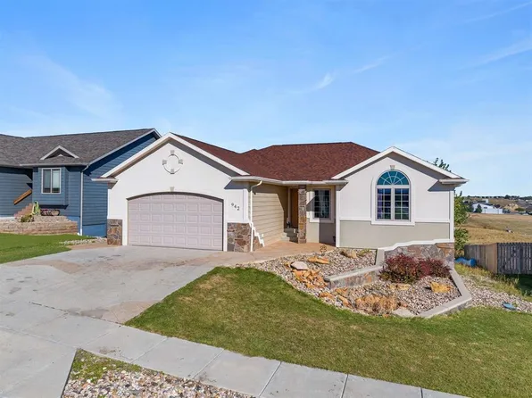 942 Copperfield Dr, Rapid City, SD 57703