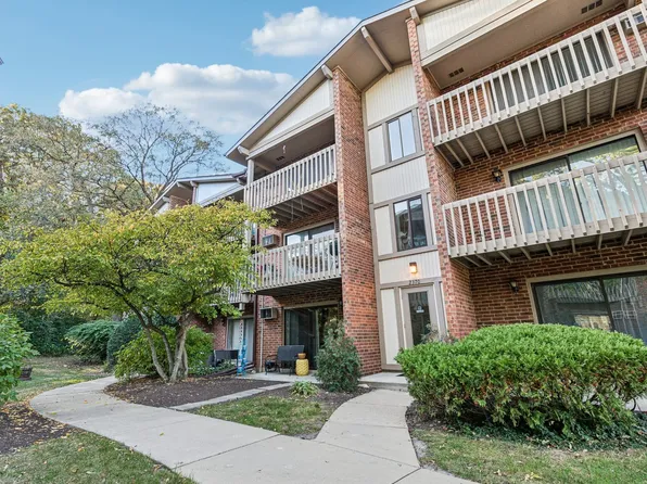 2370 Abbeywood Dr APT A, Lisle, IL 60532