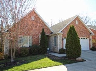 2320 Chatham Rd, Springfield, IL 62704