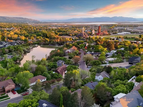 905 N Oakridge Dr, Farmington, UT 84025