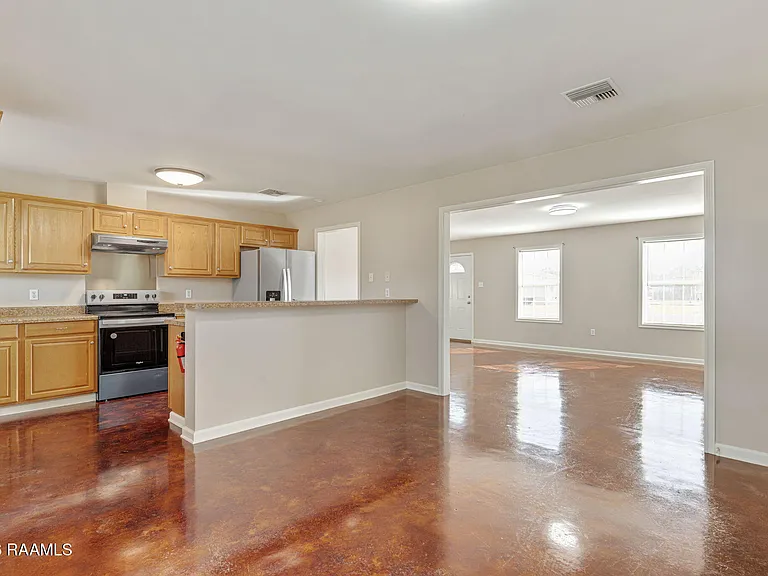 1026 Carmen Dr — Photo 11
