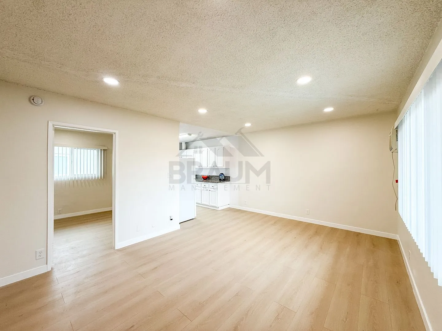 13129 OXNARD ST. — Photo 4