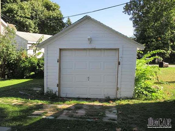 3rd image of 5876 Lakeview St