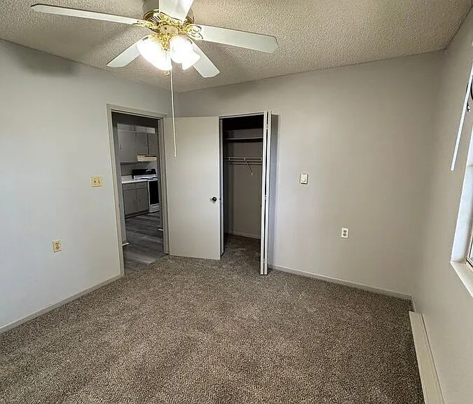 406 4th St SE #1C — Photo 7