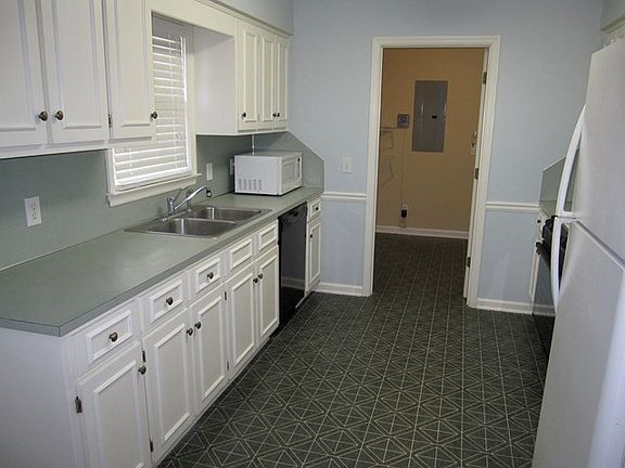 5th image of 123 Lee Road 2020