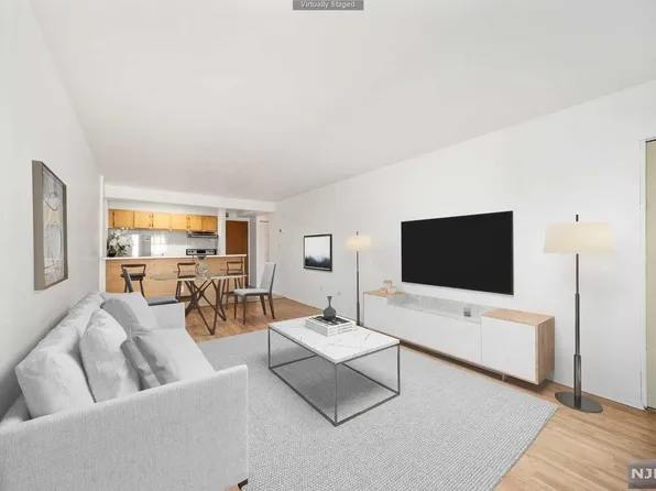 333 Grand Ave APT 2L, Palisades Park, NJ 07650
