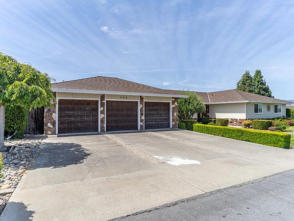 3rd image of 747 Ridgemark Dr