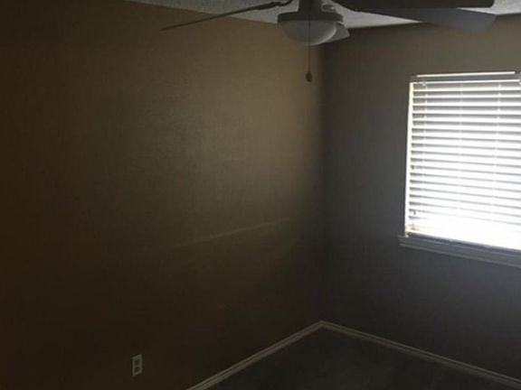 3rd image of 4405 Willow Tree Dr