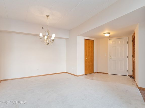 5th image of 915 Elderberry Cir Unit 107