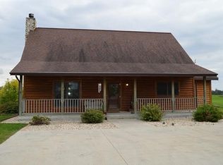 W7169 W Bush Rd, Pardeeville, WI 53954