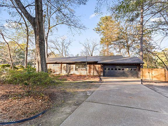 2nd image of 1816 Douglass Dr
