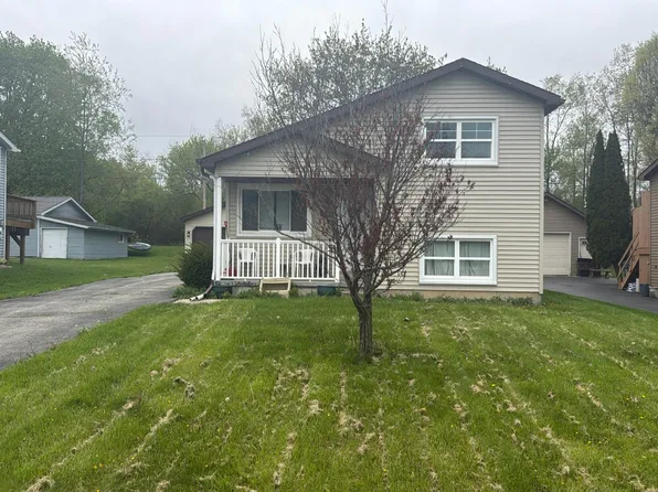 38364 N North Shore Ave, Beach Park, IL 60087