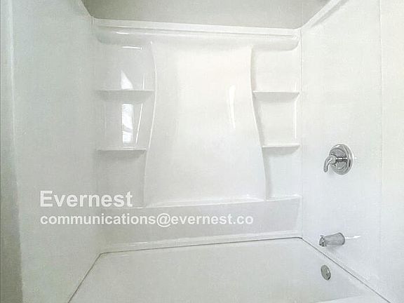 5th image of 760 Vancouver Ln