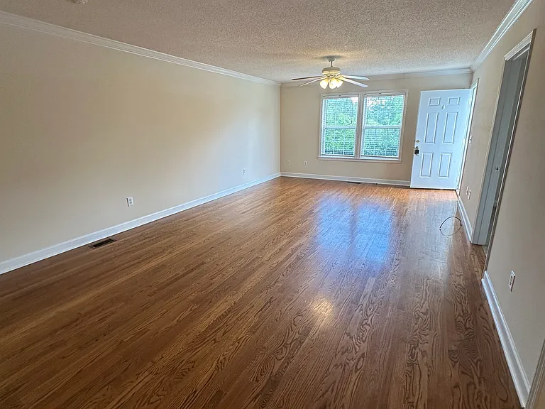 112 Innis Brook Dr — Photo 4