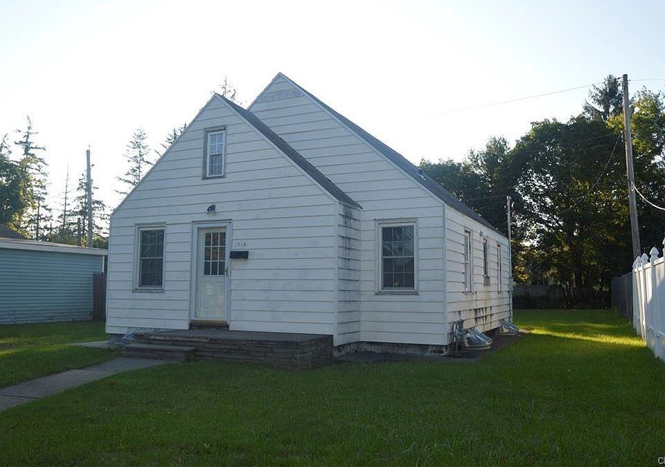 2nd image of 1218 Hilton Ave