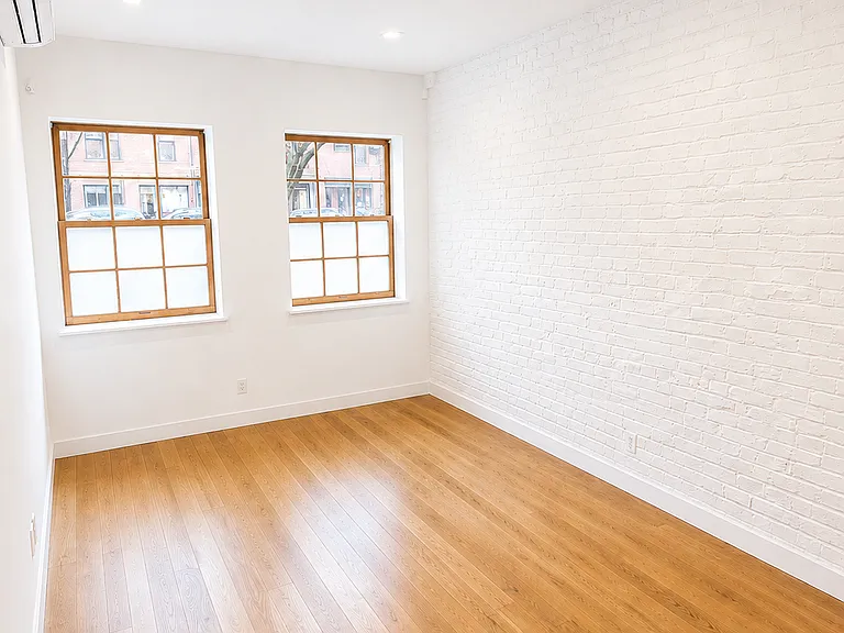 92 Atlantic Ave #Townhouse 1 — Photo 3