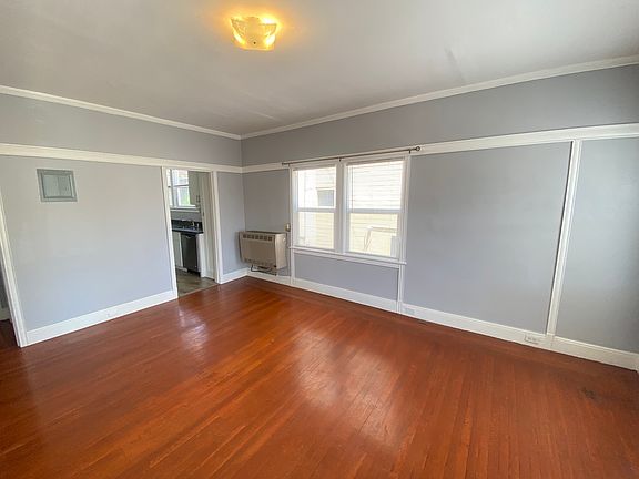 4th image of 513 Athol Ave APT 1