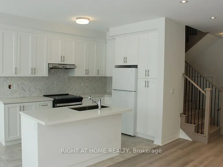 107 Schmeltzer Cres — Photo 9