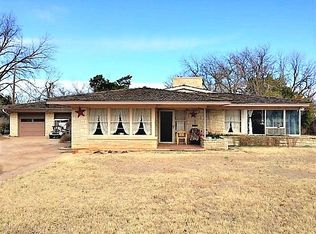 919 E Hamilton St, Stamford, TX 79553