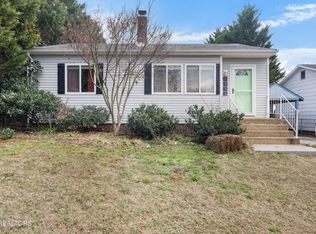 1124 McArthur Rd, Maryville, TN 37804