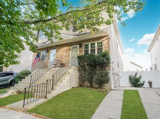 11 Lava St, Staten Island, NY 10305